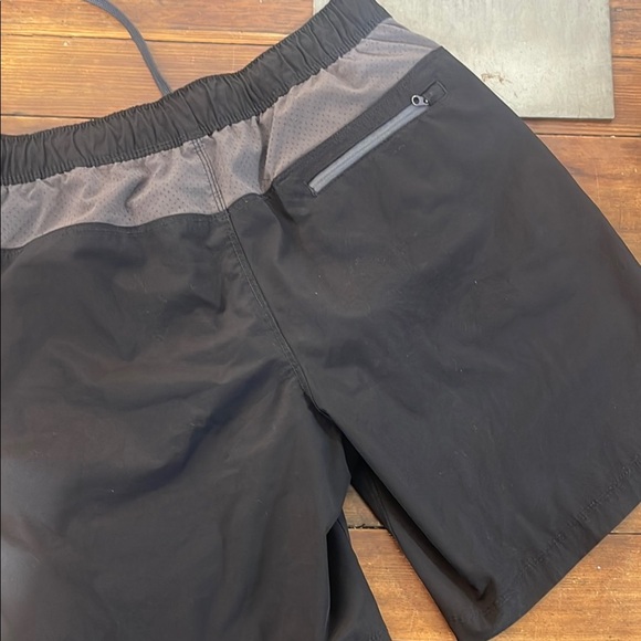 Speedo Black Swim Trunks men’s medium - Picture 4 of 5